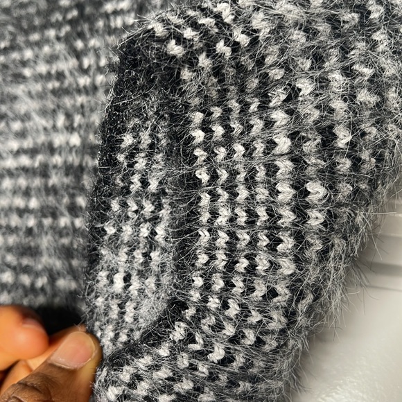 Forever 21 Cropped fuzzy top | Charcoal grey | Size Medium M - Picture 6 of 6